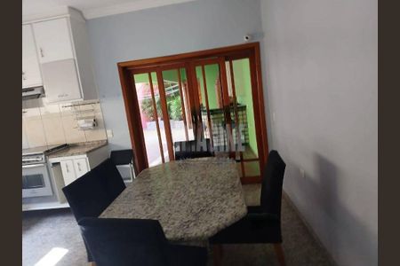 Casa à venda com 272m², 4 quartos e 3 vagas