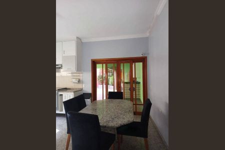 Casa à venda com 272m², 4 quartos e 3 vagas
