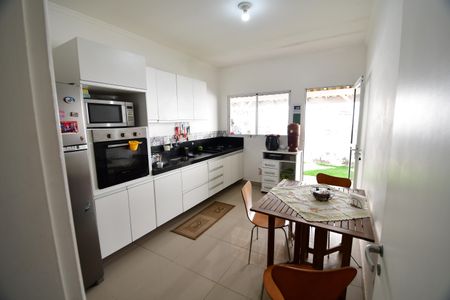 Casa de condomínio para alugar com 460m², 3 quartos e 3 vagasCozinha