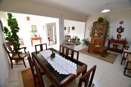 Casa de condomínio para alugar com 460m², 3 quartos e 3 vagasSala