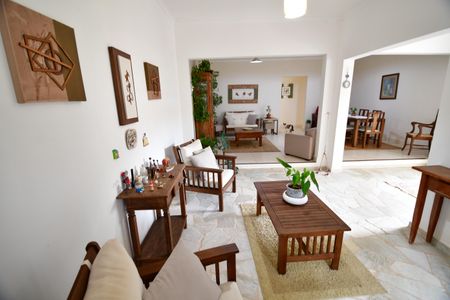 Sala de casa de condomínio para alugar com 3 quartos, 460m² em Conjunto Habitacional Vila Santana (sousas), Campinas