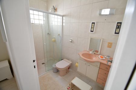 Casa de condomínio para alugar com 460m², 3 quartos e 3 vagasBanheiro Suíte