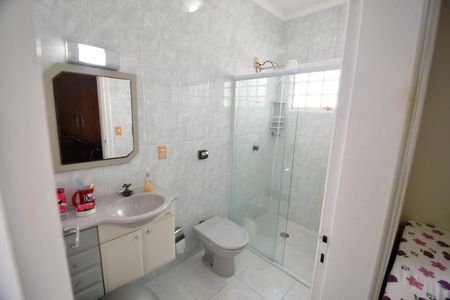 Casa de condomínio para alugar com 460m², 3 quartos e 3 vagasBanheiro Suíte