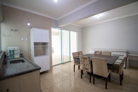 Casa de condomínio para alugar com 211m², 3 quartos e 3 vagasCozinha