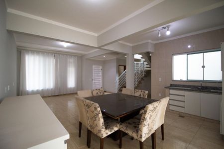 Casa de condomínio para alugar com 211m², 3 quartos e 3 vagasCozinha