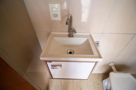 Casa de condomínio para alugar com 211m², 3 quartos e 3 vagasBanheiro de serviço