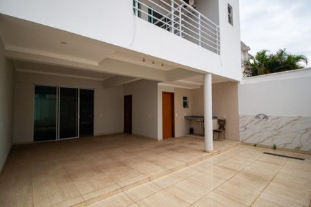 Casa de condomínio para alugar com 211m², 3 quartos e 3 vagasÁrea externa