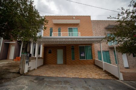 Casa de condomínio para alugar com 211m², 3 quartos e 3 vagasFachada