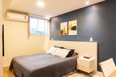 Apartamento à venda com 250m², 3 quartos e 2 vagas Apartamento à venda com 250m², 3 quartos e 2 vagasSuíte 2