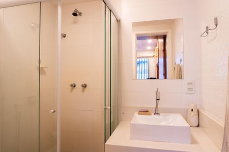 Apartamento à venda com 250m², 3 quartos e 2 vagas Apartamento à venda com 250m², 3 quartos e 2 vagasBanheiro da Suíte 1