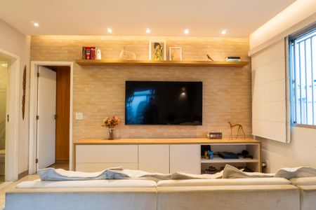 Apartamento à venda com 250m², 3 quartos e 2 vagas Apartamento à venda com 250m², 3 quartos e 2 vagasSala