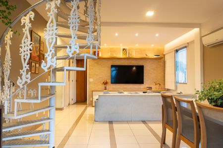 Apartamento à venda com 250m², 3 quartos e 2 vagas Apartamento à venda com 250m², 3 quartos e 2 vagasSala