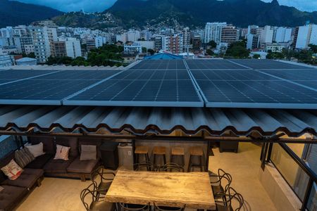 Apartamento à venda com 250m², 3 quartos e 2 vagas Apartamento à venda com 250m², 3 quartos e 2 vagasCobertura