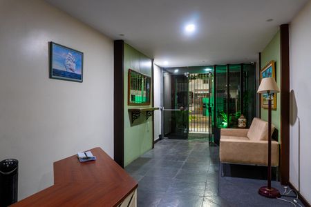 Apartamento à venda com 250m², 3 quartos e 2 vagas Apartamento à venda com 250m², 3 quartos e 2 vagasHall de entrada