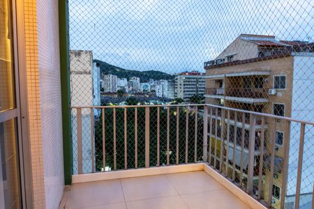 Apartamento à venda com 250m², 3 quartos e 2 vagas Apartamento à venda com 250m², 3 quartos e 2 vagasVaranda da Sala