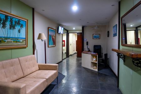 Apartamento à venda com 250m², 3 quartos e 2 vagas Apartamento à venda com 250m², 3 quartos e 2 vagasHall de entrada