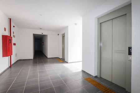 Apartamento para alugar com 42m², 2 quartos e sem vaga Apartamento para alugar com 42m², 2 quartos e sem vagaHall de Entrada