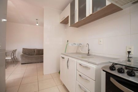 Cozinha de apartamento para alugar com 2 quartos, 56m² em Quadra 4, Brasília