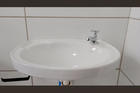 Banheiro  de apartamento para alugar com 1 quarto, 50m² em Jardim Casa Branca, Suzano