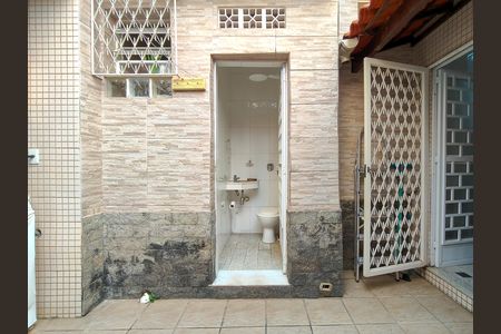 Casa à venda com 200m², 5 quartos e 2 vagas Casa à venda com 200m², 5 quartos e 2 vagasQuintal