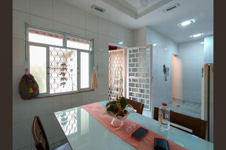 Casa à venda com 200m², 5 quartos e 2 vagas Casa à venda com 200m², 5 quartos e 2 vagasCozinha