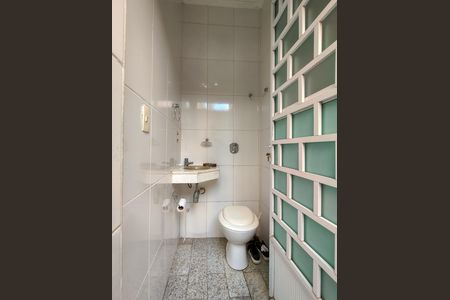 Casa à venda com 200m², 5 quartos e 2 vagas Casa à venda com 200m², 5 quartos e 2 vagasBanheiro de serviço