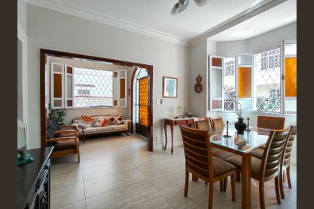 Sala de casa à venda com 5 quartos, 200m² em Tijuca, Rio de Janeiro