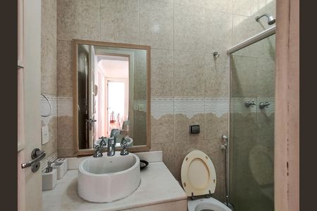 Casa à venda com 200m², 5 quartos e 2 vagas Casa à venda com 200m², 5 quartos e 2 vagasBanheiro Corredor
