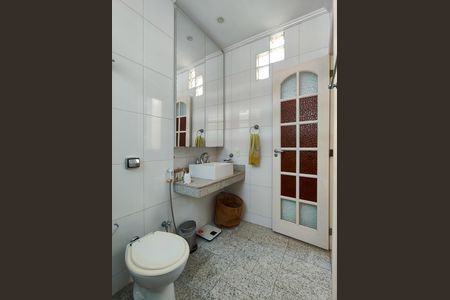 Casa à venda com 200m², 5 quartos e 2 vagas Casa à venda com 200m², 5 quartos e 2 vagasBanheiro da Suíte