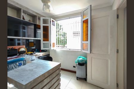 Casa à venda com 200m², 5 quartos e 2 vagas Casa à venda com 200m², 5 quartos e 2 vagasQuarto 4