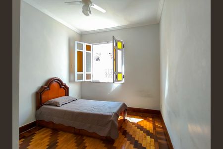Casa à venda com 200m², 5 quartos e 2 vagas Casa à venda com 200m², 5 quartos e 2 vagasQuarto 2