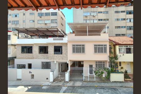 Casa à venda com 200m², 5 quartos e 2 vagas Casa à venda com 200m², 5 quartos e 2 vagasVista da Suíte