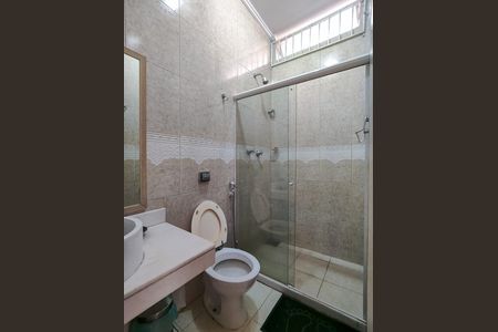 Casa à venda com 200m², 5 quartos e 2 vagas Casa à venda com 200m², 5 quartos e 2 vagasBanheiro Corredor