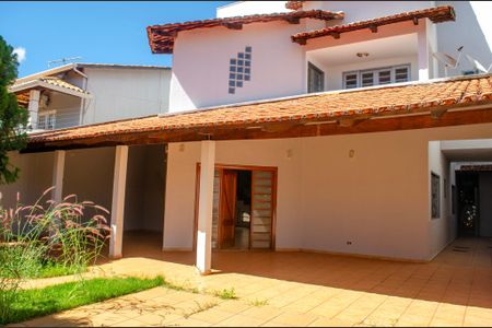 Casa para alugar com 318m², 4 quartos e 3 vagas