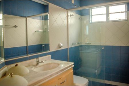 Casa para alugar com 318m², 4 quartos e 3 vagas