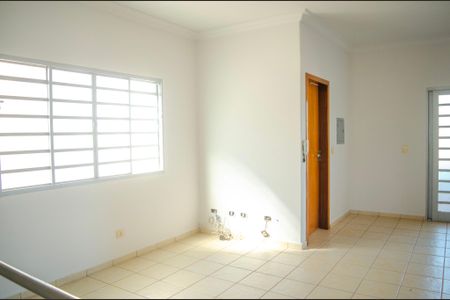 Casa para alugar com 318m², 4 quartos e 3 vagas