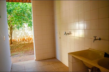 Casa para alugar com 318m², 4 quartos e 3 vagas
