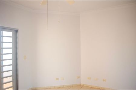 Casa para alugar com 318m², 4 quartos e 3 vagas