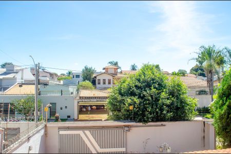 Casa para alugar com 318m², 4 quartos e 3 vagas