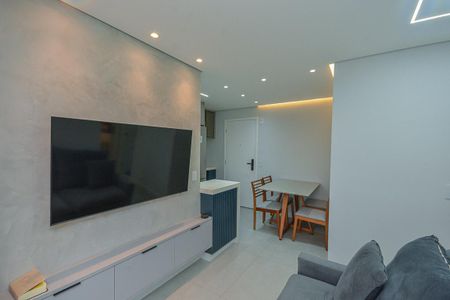 Sala de apartamento para alugar com 2 quartos, 43m² em Vila Isa, São Paulo