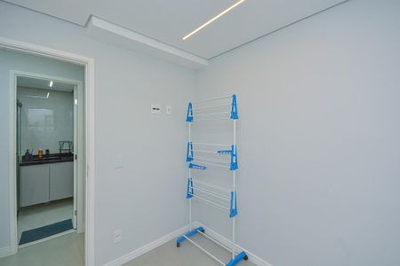 Quarto 1 de apartamento para alugar com 2 quartos, 43m² em Vila Isa, São Paulo