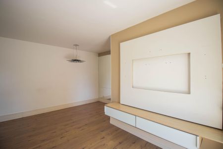 Sala de apartamento para alugar com 3 quartos, 73m² em Maria Paula, Niterói