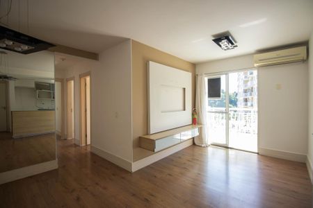 Sala de apartamento para alugar com 3 quartos, 73m² em Maria Paula, Niterói