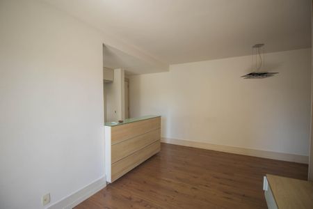 Sala de apartamento para alugar com 3 quartos, 73m² em Maria Paula, Niterói