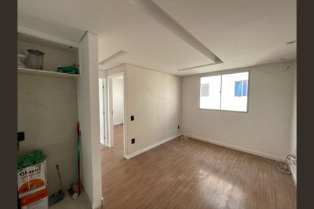 Sala de apartamento para alugar com 2 quartos, 38m² em Bairro Jardim Nossa Senhora das Graças, Cotia