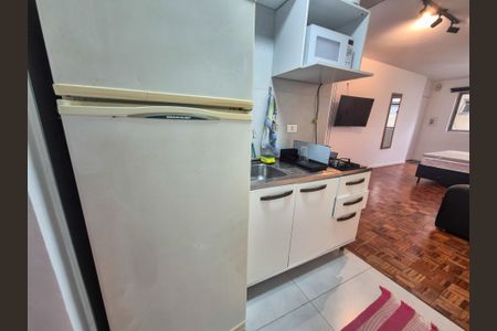 Cozinha de apartamento para alugar com 1 quarto, 28m² em Consolação, São Paulo