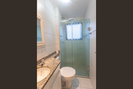Apartamento para alugar com 55m², 2 quartos e 1 vagaBanheiro da suíte 