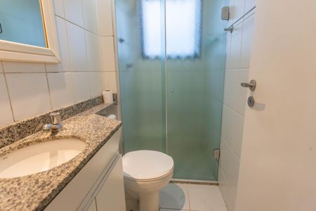 Apartamento para alugar com 55m², 2 quartos e 1 vagaBanheiro da suíte 