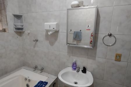 Casa à venda com 147m², 2 quartos e 2 vagas Casa à venda com 147m², 2 quartos e 2 vagasBanheiro 1