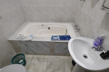 Casa à venda com 147m², 2 quartos e 2 vagas Casa à venda com 147m², 2 quartos e 2 vagasBanheiro 1